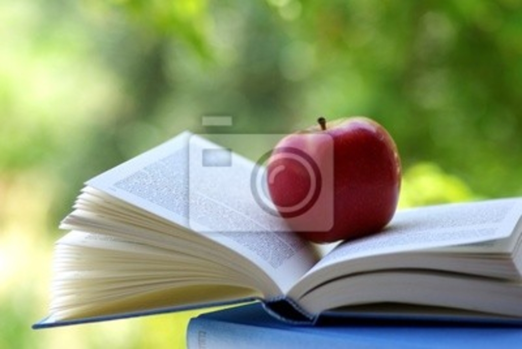 cervene-jablko-na-knihy-400-4075.jpg